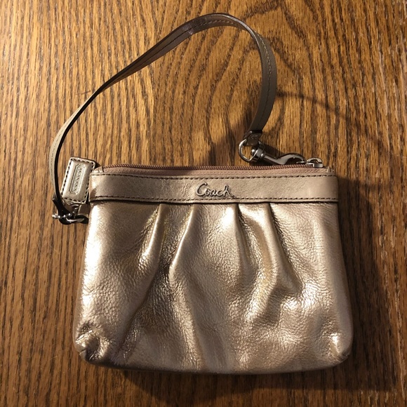 Small gold Coach coin purse - Picture 1 of 3